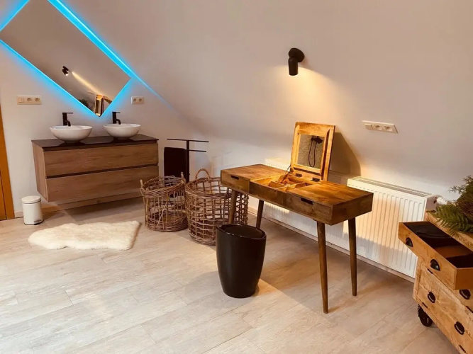 Renovated Farm With Heated Pool