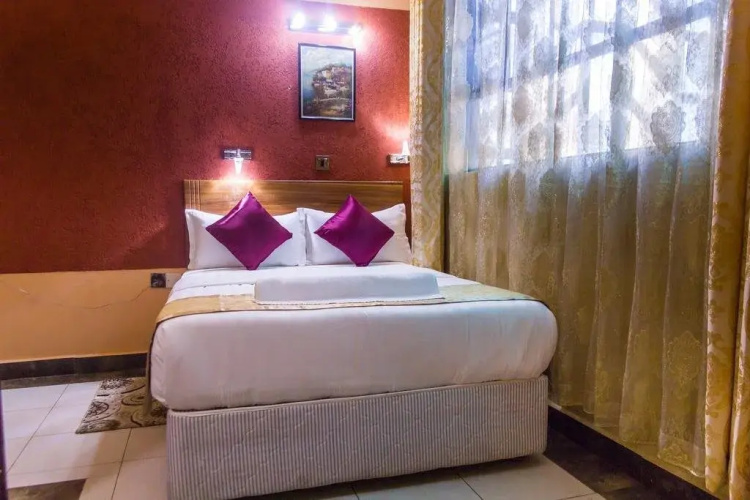Enkare Hotel