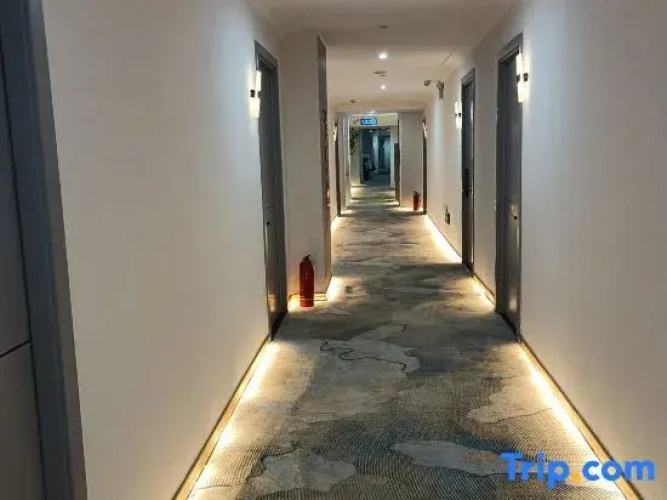Jiu Long Business Hotel