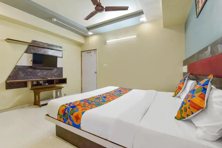 Fabhotel Apollo