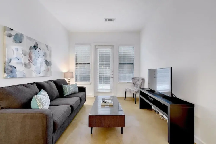 StayLo Luxury 1 Bedroom Apartment