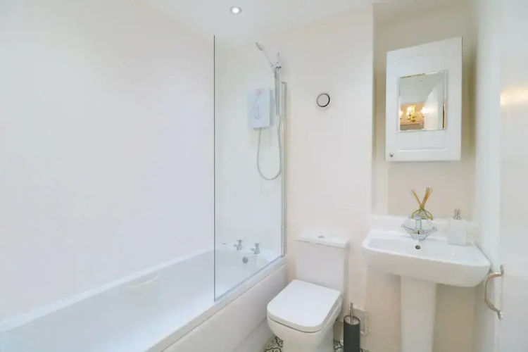 Comfortable Apartment in West End