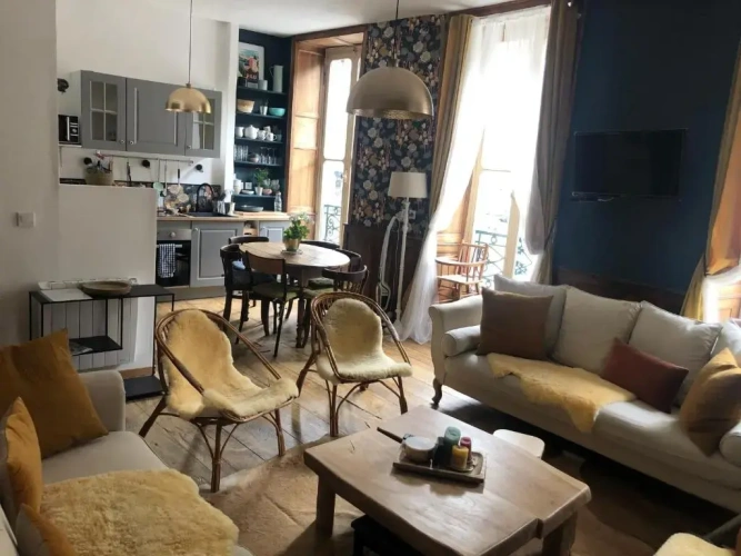 2 Bedrooms Sextuple Apartment