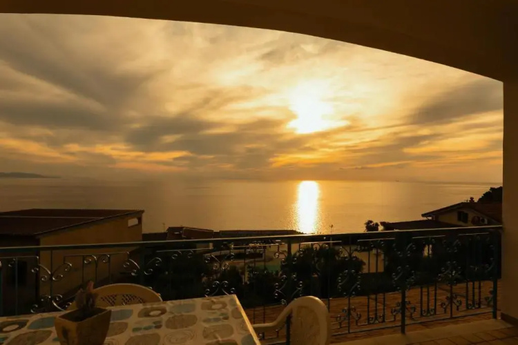 Panoramic House