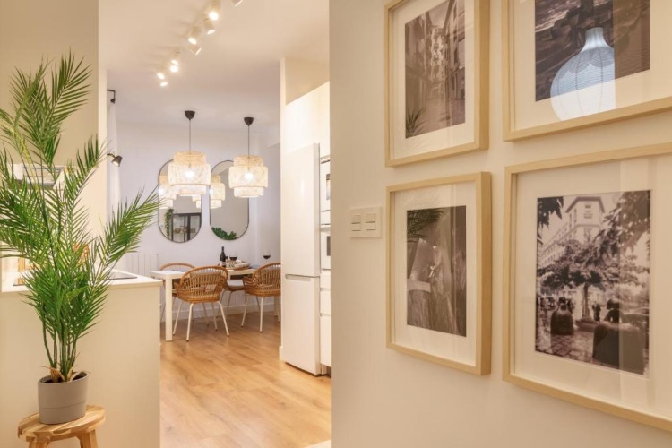 2 Bedrooms Apartment