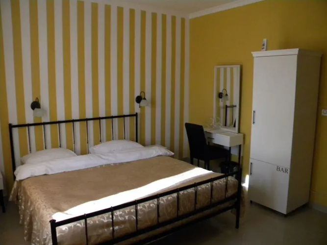 Dash Hotel
