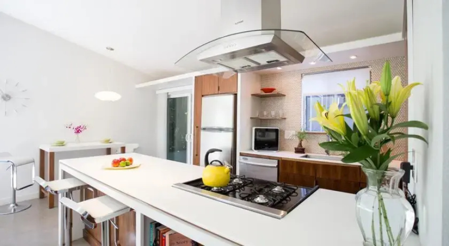Travis Heights Modern II