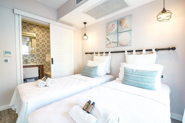 Deluxe Twin room with balcony