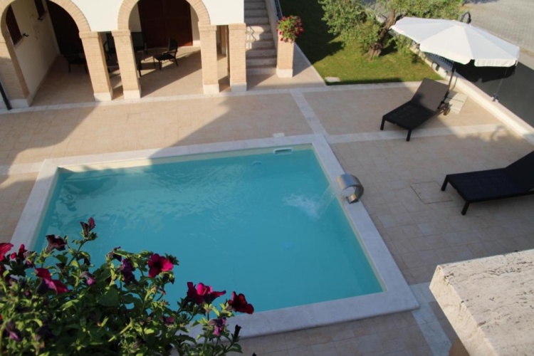 2 Bedrooms Apartment with pool view