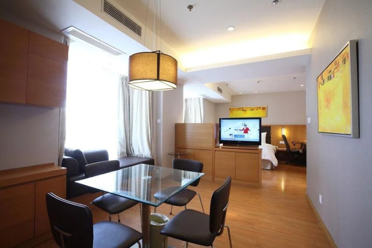 All Seasons Hotel