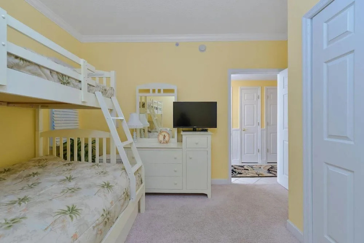 Astoria 402 by RedAwning