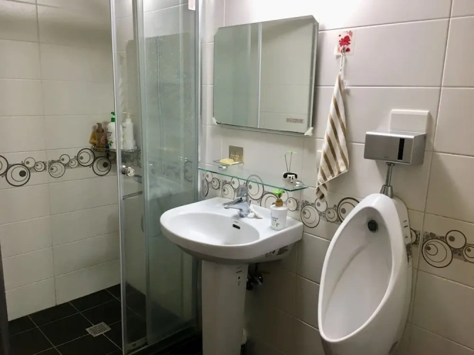 Comfort room