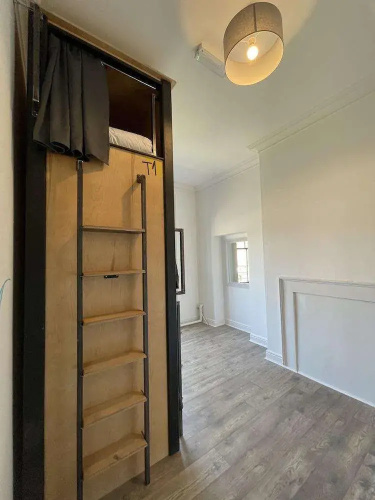 Leevin Hostel George