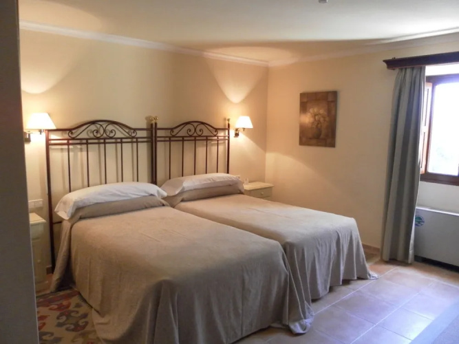Hotel Llenaire