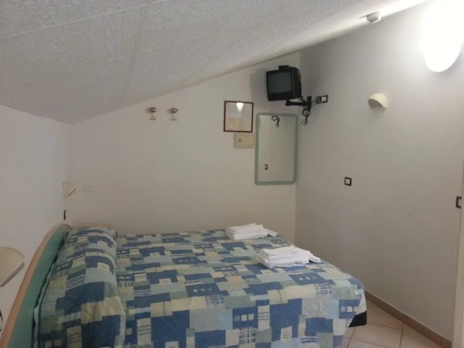 Economy Triple room