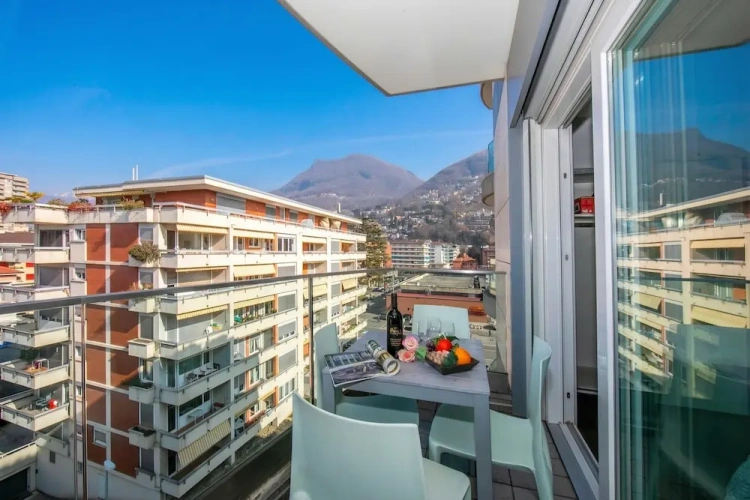 Family Studio with mountain view