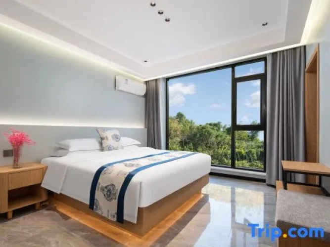 Standard Triple Family room