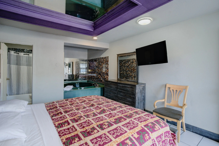 Miami Inn & Suites
