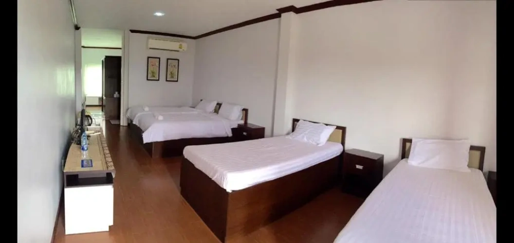 Standard Quadruple room with view