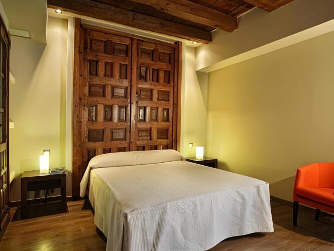 Posada La Casona de ValbuenaOver view