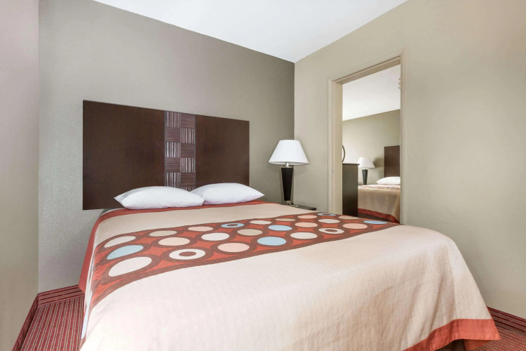 Super 8 by Wyndham Phoenix Downtown