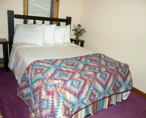 Yellowstone Basin Inn