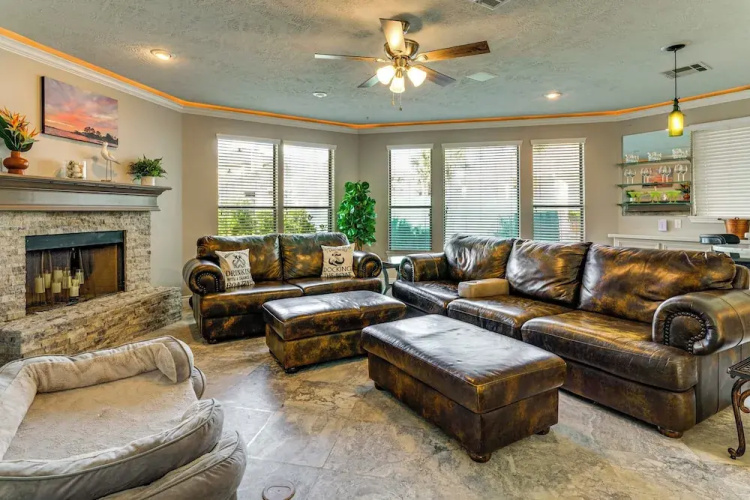 Waterfront Lake Conroe Home w/ Pool Access!
