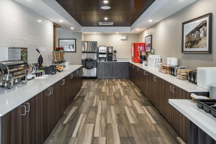 Ramada by Wyndham Revelstoke photo 18