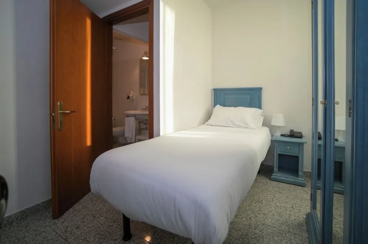 Economy Single room with partial sea view