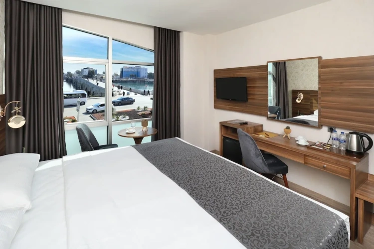 Deluxe Double room with lake view