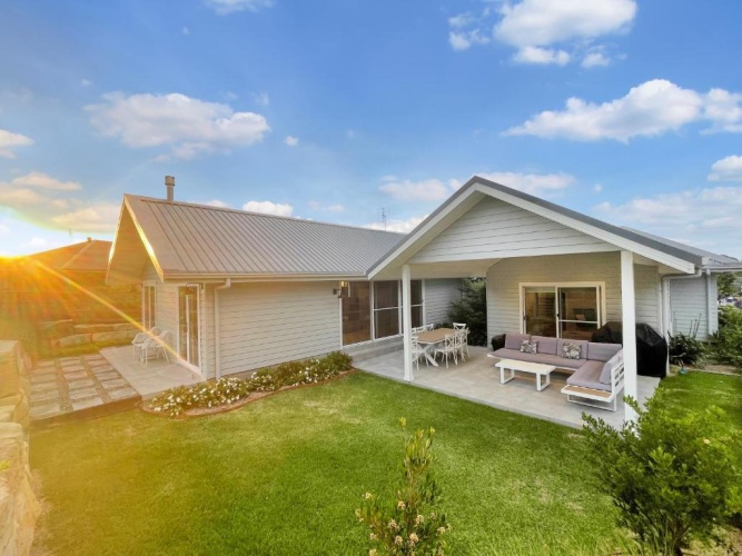 4 Bedrooms Cottage