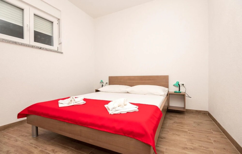 Nice Apartment in Drvenik With 1 Bedrooms and Wifi