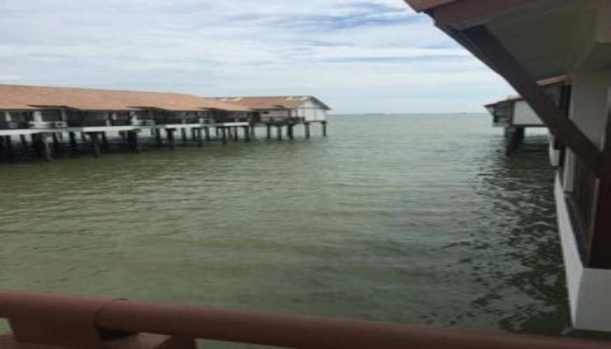 CMK and Private Water Chalet