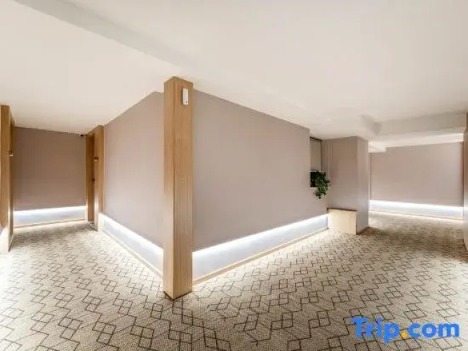 Xufeng Light Residence Hotel