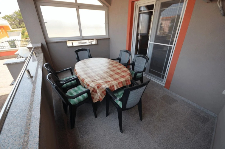 Apartments Komljen