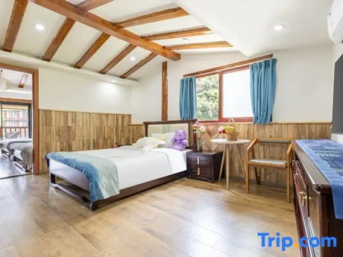 2 Bedrooms Family Suite with balcony