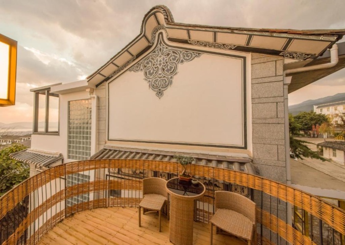 2 Bedrooms Villa