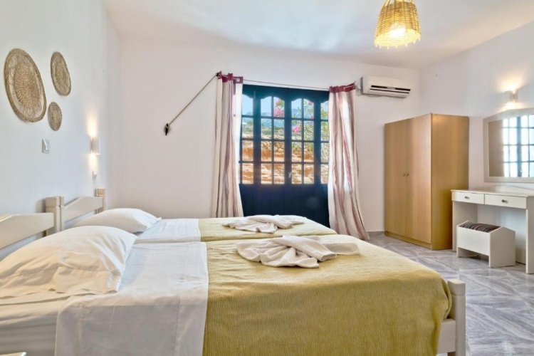 Studio with balcony and with sea view