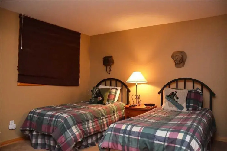Elk Ridge Townhomes Unit 422 by RedAwning
