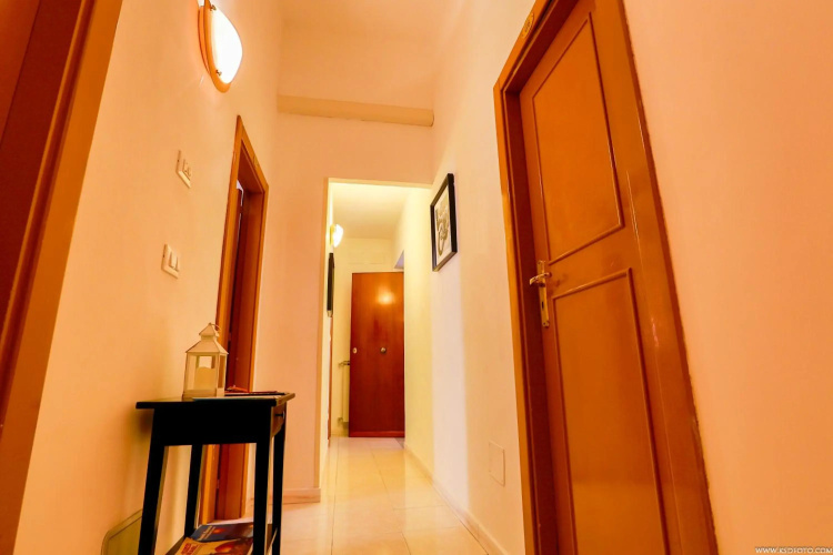 Gordon's Apartment