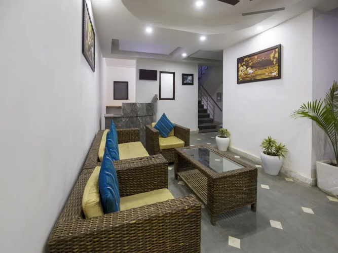 OYO 26891 Home Elegant Studio DLF Phase 3