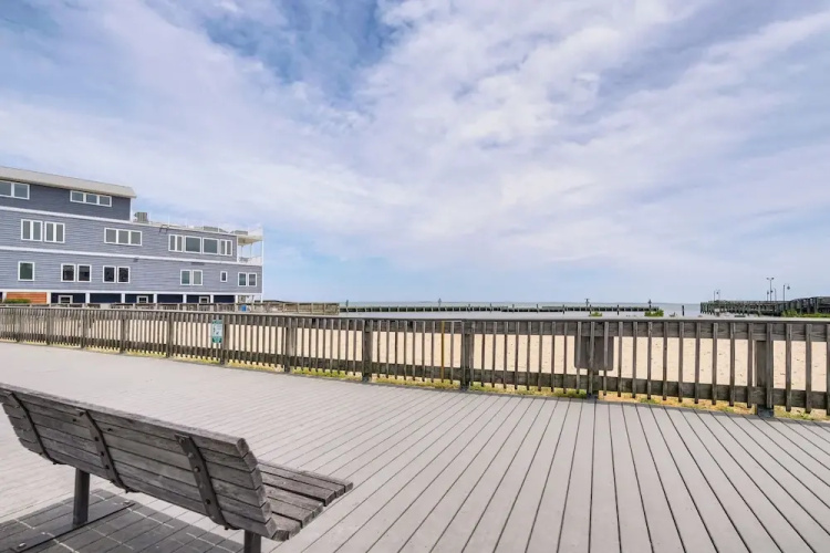 1 Mi to Boardwalk: Convenient North Beach Apt!