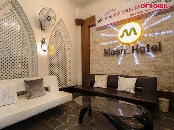 Moon Hotel
