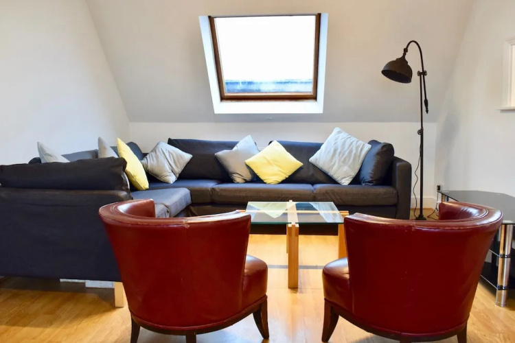 Modern Maisonette By Chalk Farm