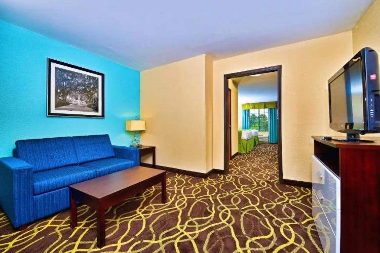 Business Quadruple Suite