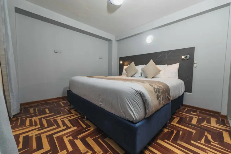 San Pedro Apartments