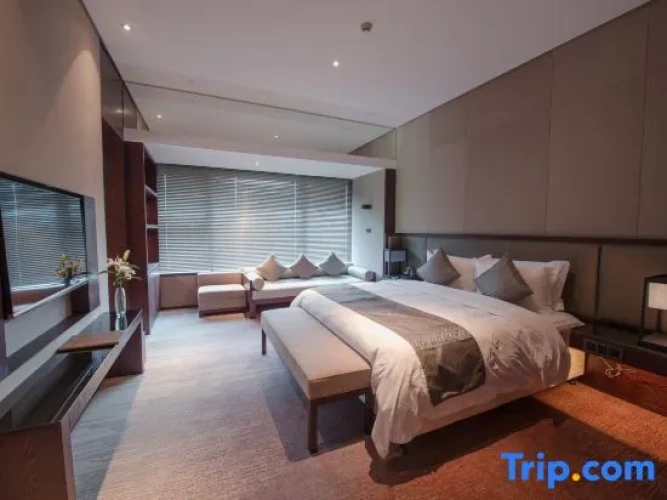 Executive Suite with river view