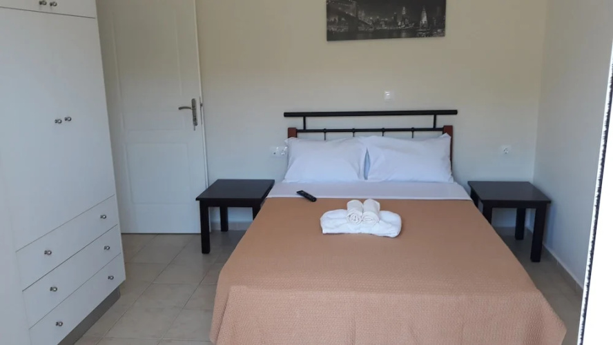 Iros Sea View Apartments