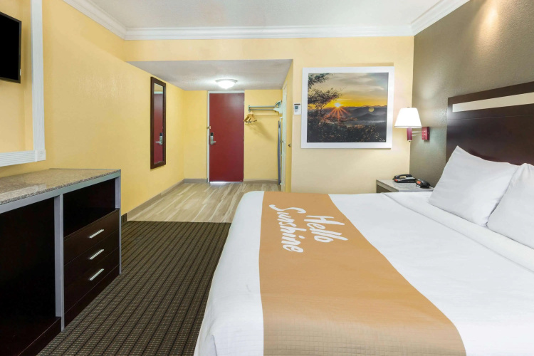 Days Inn by Wyndham Nanuet / Spring Valley