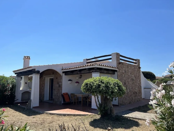 2 Bedrooms Villa